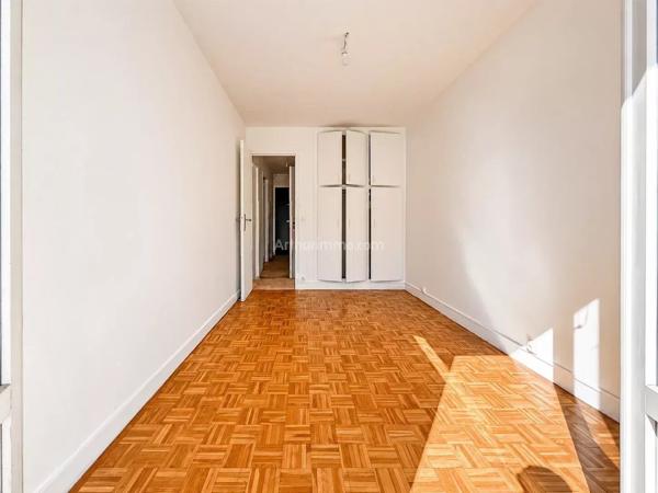 Vente                                                      Appartement
                        
                     2 pièces                      43 m2                     à Lagny-sur-Marne