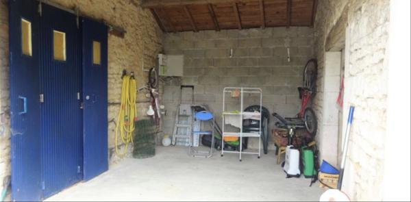 Maison 5 pièces de 166 m² à Loiré-sur-Nie (17470)