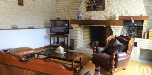 Maison 5 pièces de 166 m² à Loiré-sur-Nie (17470)