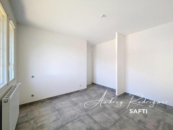 Maison jumelée neuve 2025 avec jardin