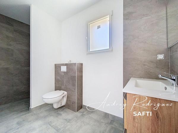 Maison jumelée neuve 2025 avec jardin