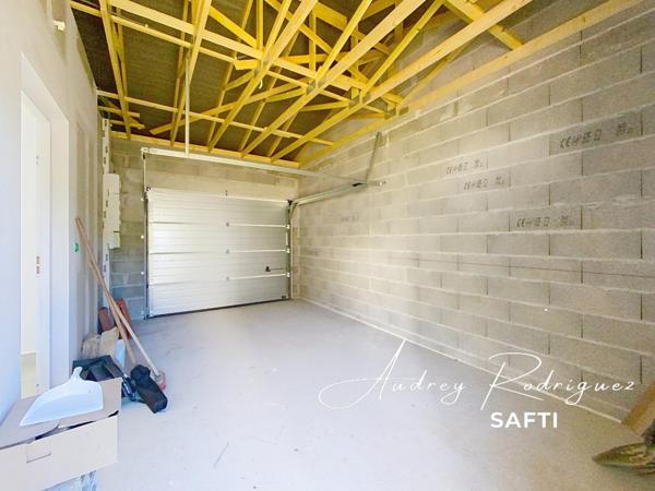 Maison jumelée neuve 2025 avec jardin