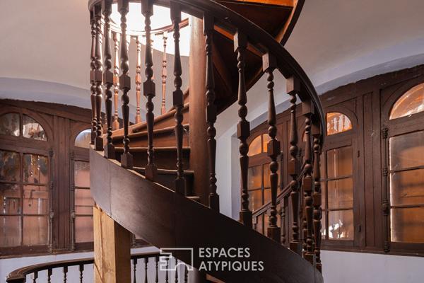 Tour de Garde du XIXe au Coeur d’un Domaine de 11 Hectares