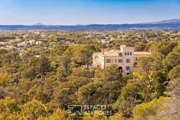 Tour de Garde du XIXe au Coeur d’un Domaine de 11 Hectares