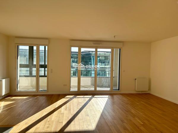 Location Appartement 3 pièces 76.85 m² - Courbevoie 92400