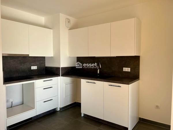 Location Appartement 3 pièces 76.85 m² - Courbevoie 92400