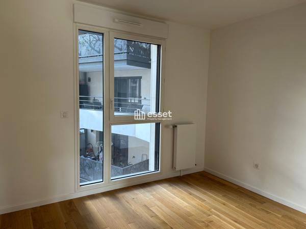 Location Appartement 3 pièces 76.85 m² - Courbevoie 92400