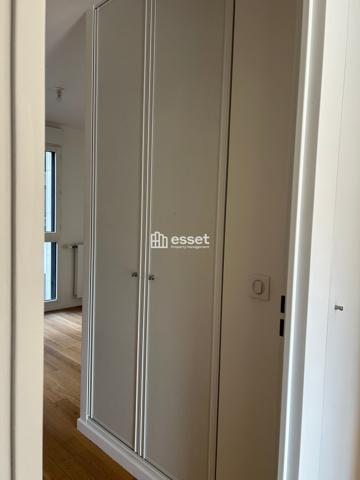 Location Appartement 3 pièces 76.85 m² - Courbevoie 92400