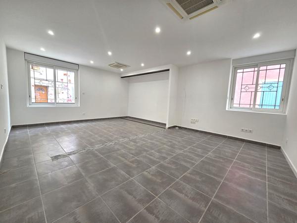 À vendre, achat local commercial, appartement 2 pièces Var proche toulon, Solliès