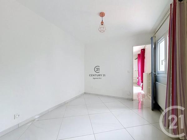 Maison à vendre  5 pièces - 93,09 m 2   CHELLES  - 77