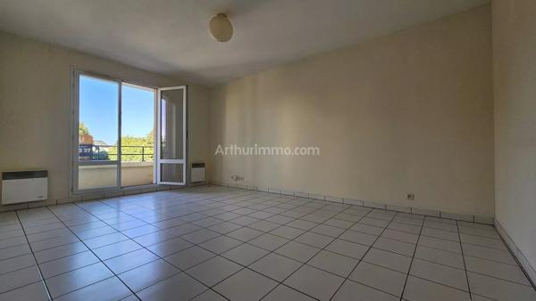 Vente                                                      Appartement
                        
                     3 pièces                      60 m2                     à Montlhéry