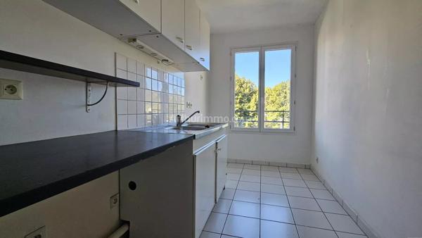 Vente                                                      Appartement
                        
                     3 pièces                      60 m2                     à Montlhéry