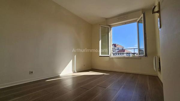 Vente                                                      Appartement
                        
                     3 pièces                      60 m2                     à Montlhéry