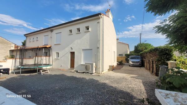 Richelieu - A Vendre maison de 90 m² habitables - 3 chambres et vaste séjour.