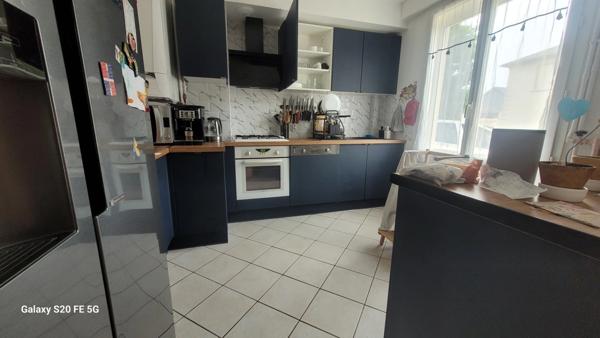 Richelieu - A Vendre maison de 90 m² habitables - 3 chambres et vaste séjour.