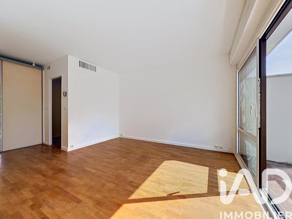Location studio 28,63 m² Courbevoie