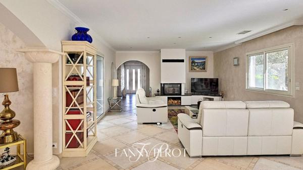 ST-CYPRIEN - Villa d'exception de 194m² à 3 minutes des plages