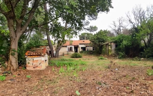 Maison à vendre    2 pièces •  Nîmes