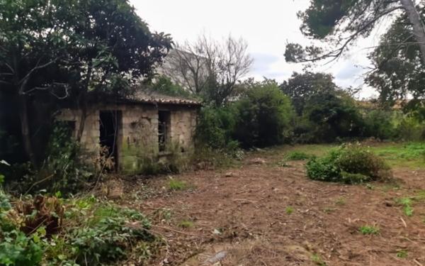 Maison à vendre    2 pièces •  Nîmes