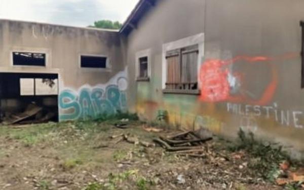 Maison à vendre    2 pièces •  Nîmes