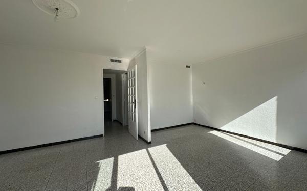 Appartement à vendre    3 pièces • 70 m2 Nîmes