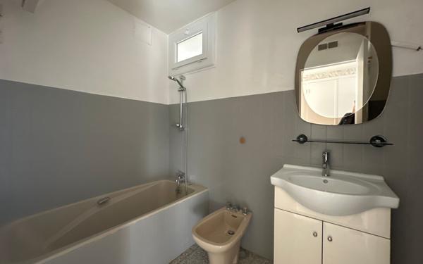 Appartement à vendre    3 pièces • 70 m2 Nîmes