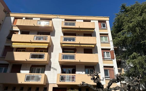 Appartement à vendre    3 pièces • 70 m2 Nîmes