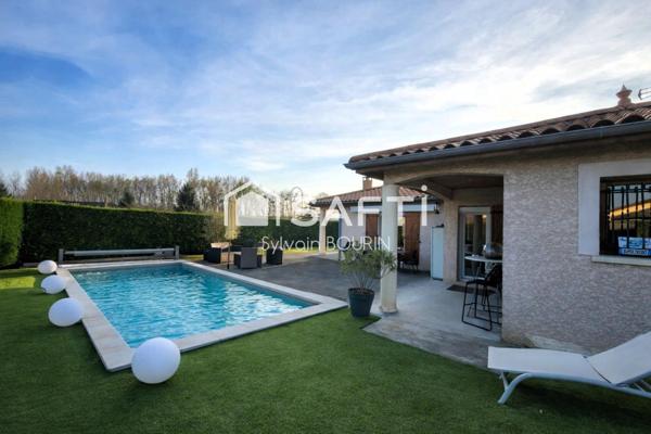 Maison de plain-pied rénovée avec piscine à Arnas