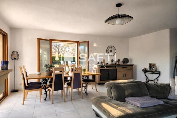 Maison de plain-pied rénovée avec piscine à Arnas