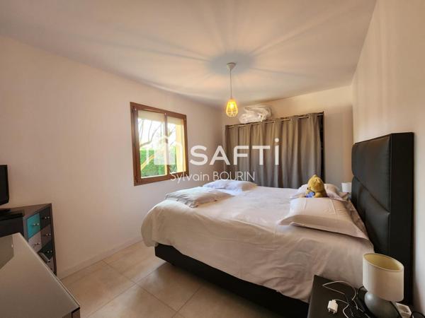 Maison de plain-pied rénovée avec piscine à Arnas