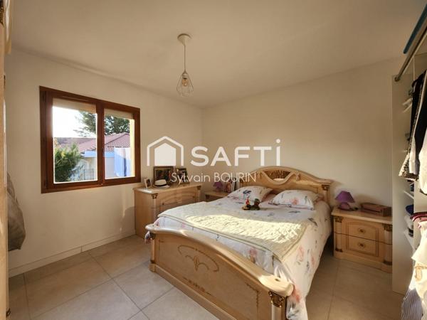 Maison de plain-pied rénovée avec piscine à Arnas