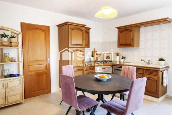 Maison de plain-pied rénovée avec piscine à Arnas