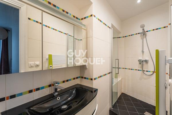 Appartement 2/3 pièces - Traversant - Balcon - Immeuble ancien de standing