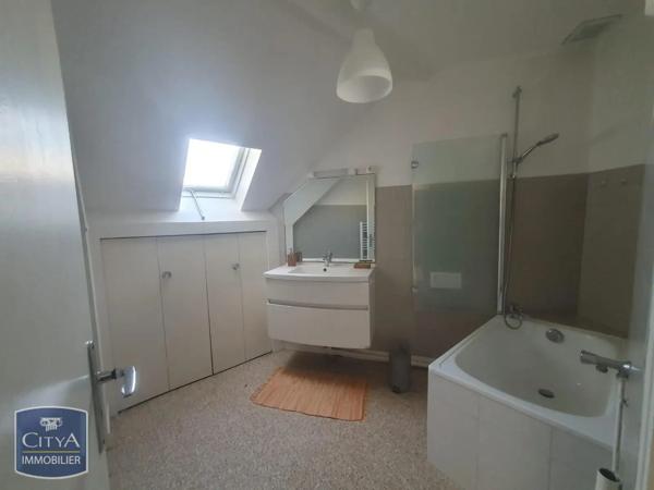 Appartement à louer 1 pièce 27.04m² Goussainville (95190)
