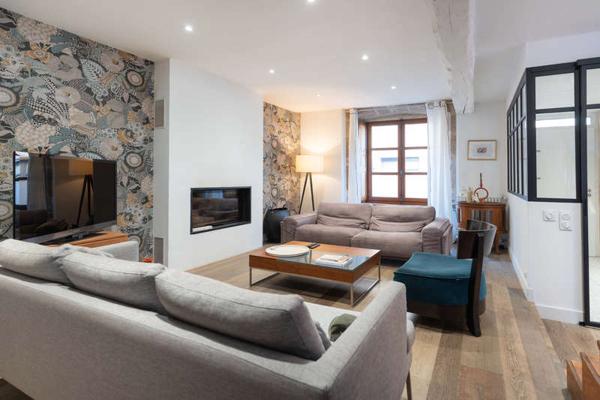 MONTAIGU-VENDEE / Vente Maison 8 Pièces 184 m²