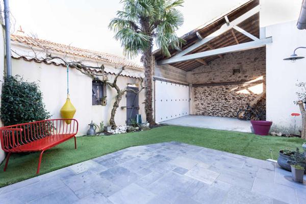 MONTAIGU-VENDEE / Vente Maison 8 Pièces 184 m²