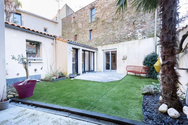 MONTAIGU-VENDEE / Vente Maison 8 Pièces 184 m²