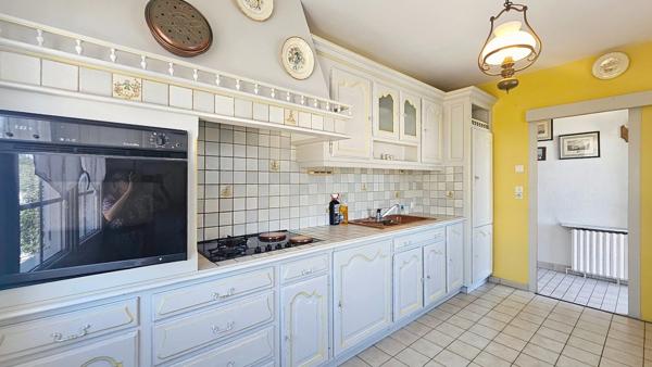 L’HOUMEAU – AUX PORTES DE LA ROCHELLE – MAISON FAMILIALE À FORT POTENTIEL- JARDIN AVEC DOUBLE ACCES