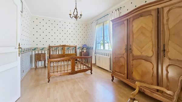 L’HOUMEAU – AUX PORTES DE LA ROCHELLE – MAISON FAMILIALE À FORT POTENTIEL- JARDIN AVEC DOUBLE ACCES