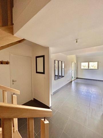Appartement T4 en duplex à Saint-Jeoire-Prieuré avec garage et cellier