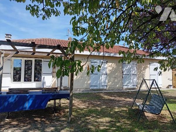 MAISON DE PLAIN PIED SUR 900 m² de TERRAIN CLOS
