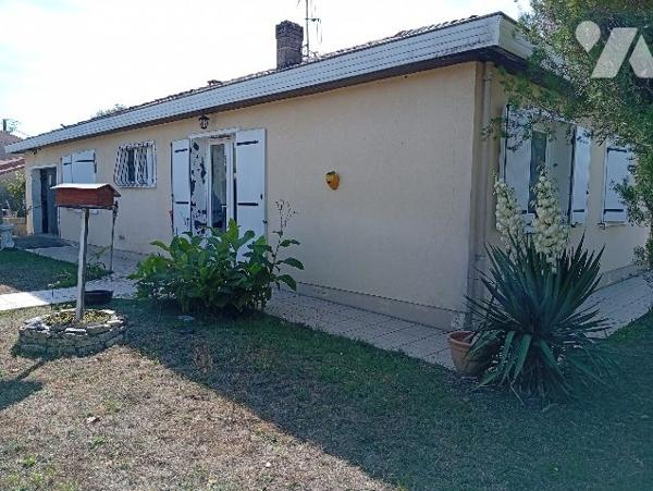 MAISON DE PLAIN PIED SUR 900 m² de TERRAIN CLOS