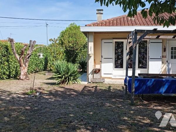 MAISON DE PLAIN PIED SUR 900 m² de TERRAIN CLOS
