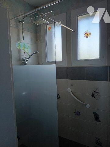 MAISON DE PLAIN PIED SUR 900 m² de TERRAIN CLOS