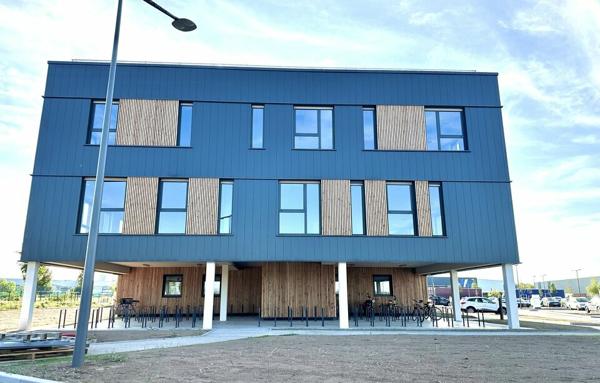 BUREAUX à LOUER de 597.2 m²
