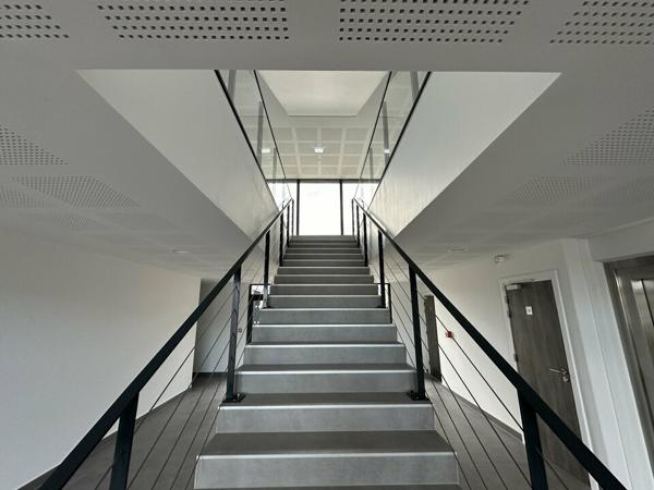 BUREAUX à LOUER de 597.2 m²