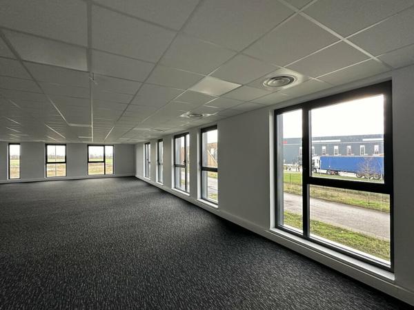 BUREAUX à LOUER de 597.2 m²