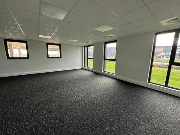 BUREAUX à LOUER de 597.2 m²