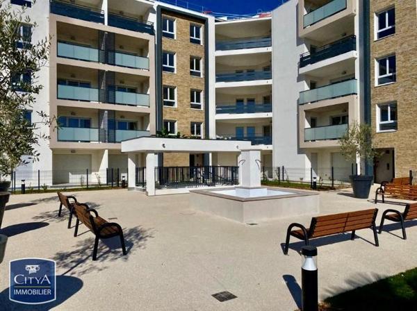 Location parking Hyères (83400)