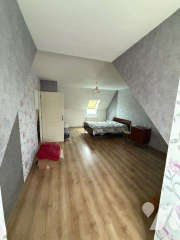 Maison à Vendre à Hesdin (62140) en Pas-de-Calais (62)

Cette maison de 120 m² de surface hab...